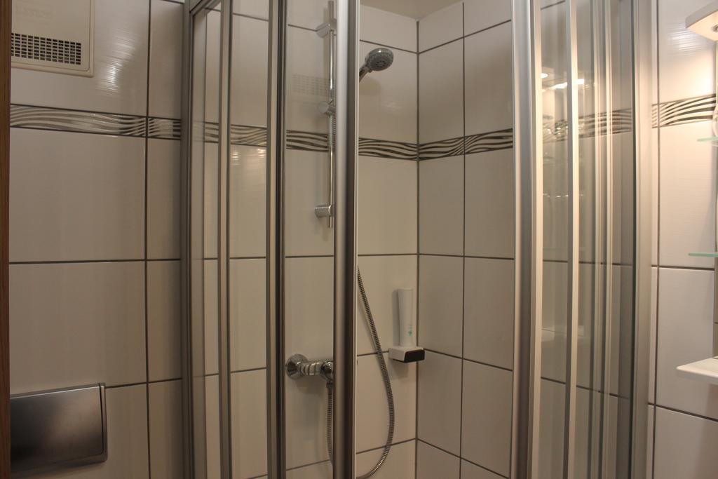 Airport-Hotel Zum Taubengrund Kelsterbach Ruang foto