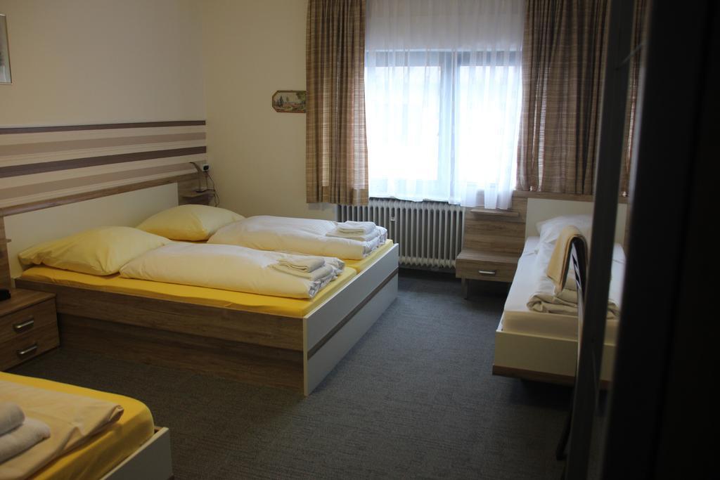 Airport-Hotel Zum Taubengrund Kelsterbach Bagian luar foto